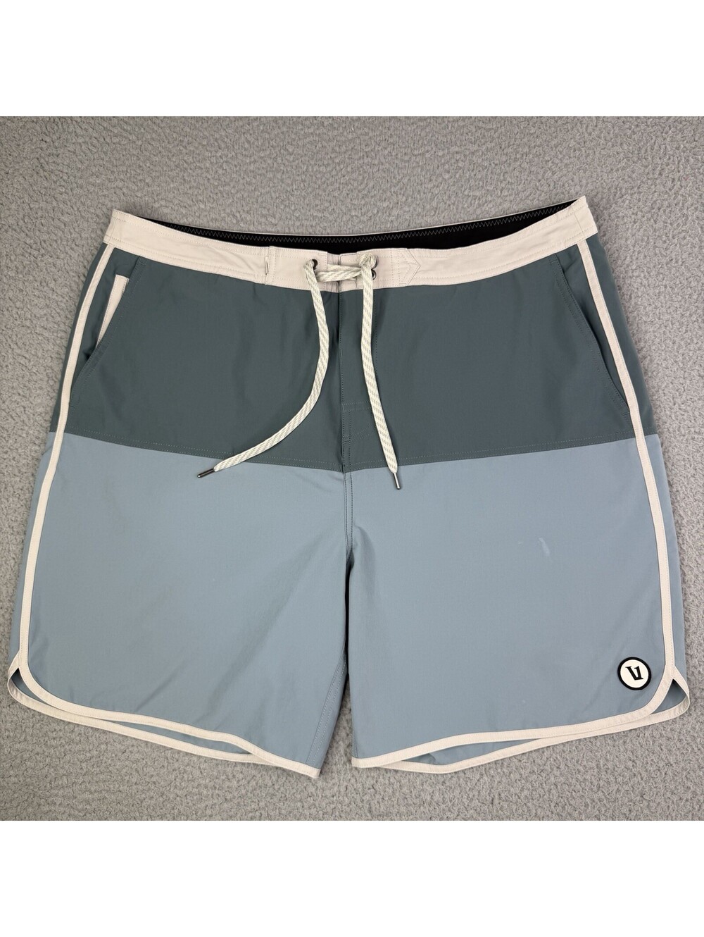 Vuori Cruise Boardshorts Men's 38x7.5 Blue Green Swim Train Hybrid Style V314